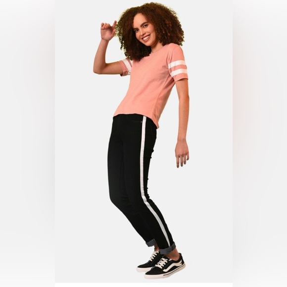 Campus Sutra Women Casual T-Shirt Sz Small Pink/White Arm Stripes New with Tags - Picture 3 of 6